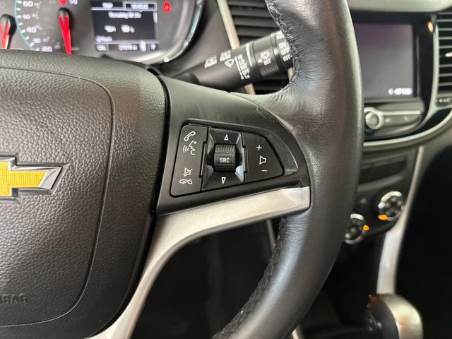 2022 Mosaic Black Metallic Chevrolet Trax LT AWD SUV