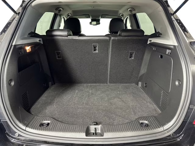 2022 Mosaic Black Metallic Chevrolet Trax LT AWD SUV