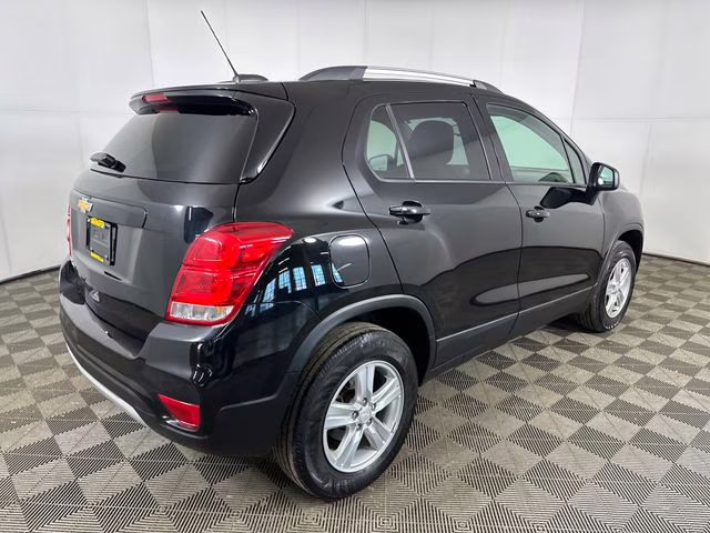 2022 Mosaic Black Metallic Chevrolet Trax LT AWD SUV