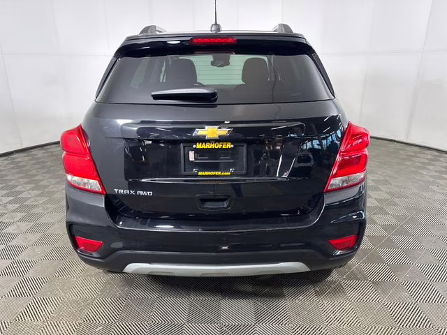 2022 Mosaic Black Metallic Chevrolet Trax LT AWD SUV
