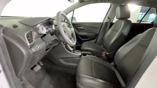 2022 Iridescent Pearl Tricoat Chevrolet Trax LT AWD SUV