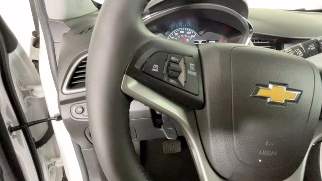 2022 Iridescent Pearl Tricoat Chevrolet Trax LT AWD SUV