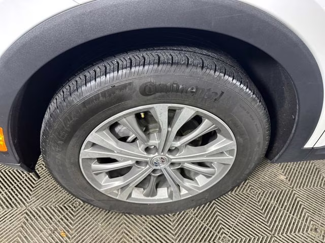 2022 Summit White Buick Envision Preferred FWD SUV