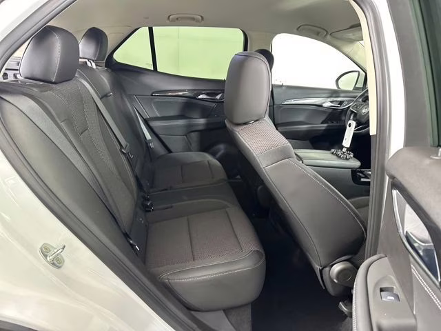 2022 Summit White Buick Envision Preferred FWD SUV