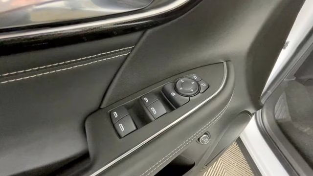 2022 Summit White Buick Envision Preferred FWD SUV