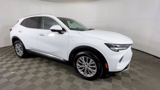 2022 Summit White Buick Envision Preferred FWD SUV