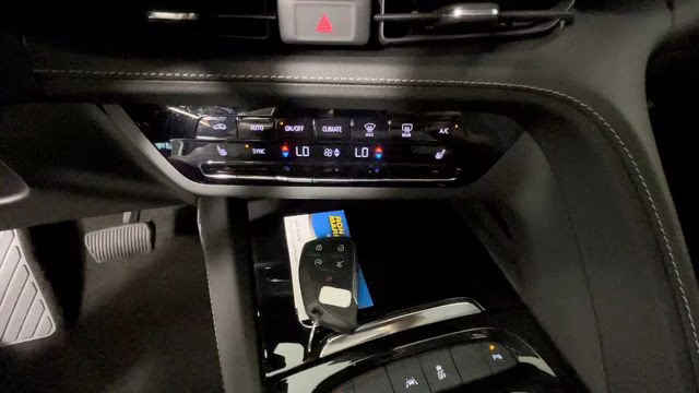 2022 Summit White Buick Envision Preferred FWD SUV