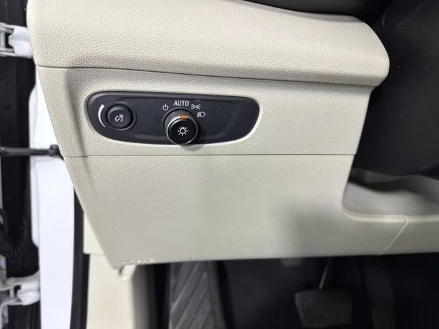 2023 Summit White Buick Envision Preferred FWD SUV