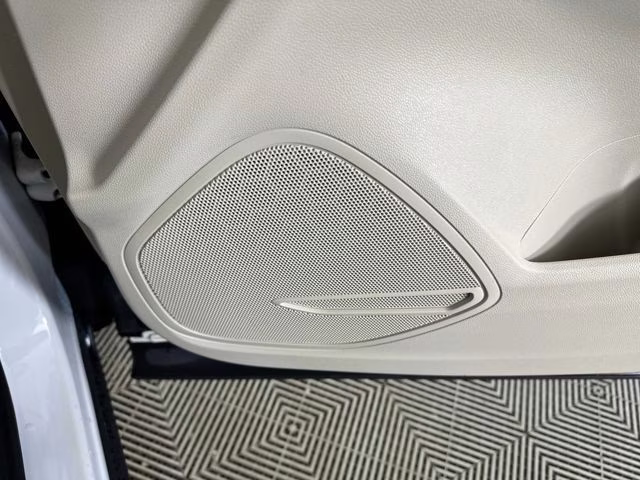2023 Summit White Buick Envision Preferred FWD SUV