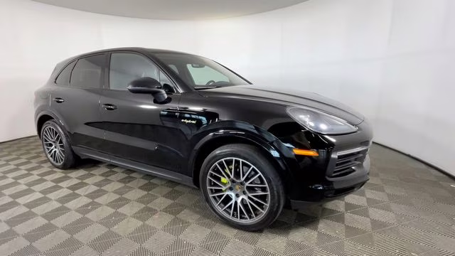 2021 Black Porsche Cayenne E-Hybrid Base AWD SUV