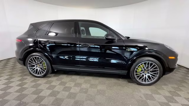 2021 Black Porsche Cayenne E-Hybrid Base AWD SUV