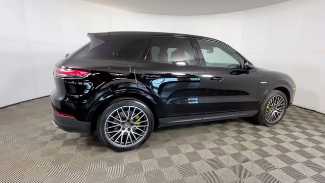 2021 Black Porsche Cayenne E-Hybrid Base AWD SUV