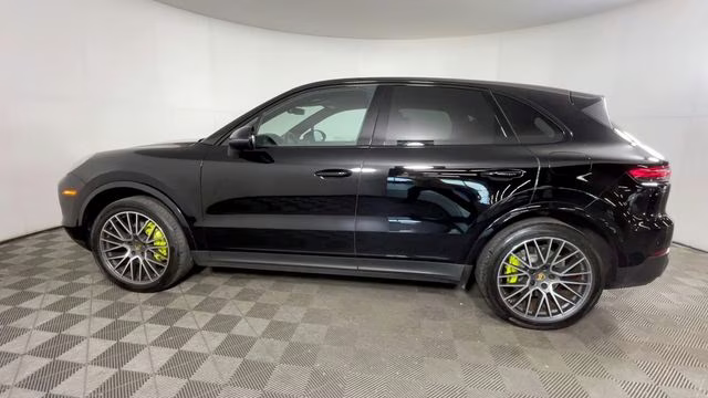 2021 Black Porsche Cayenne E-Hybrid Base AWD SUV