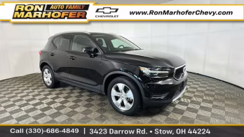 2022 Black Volvo XC40 Momentum AWD SUV