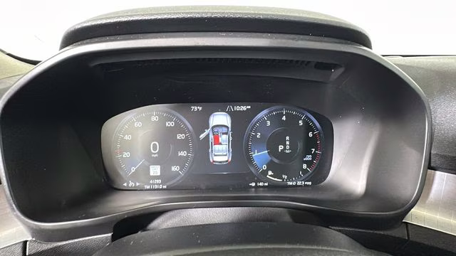 2022 Black Volvo XC40 Momentum AWD SUV
