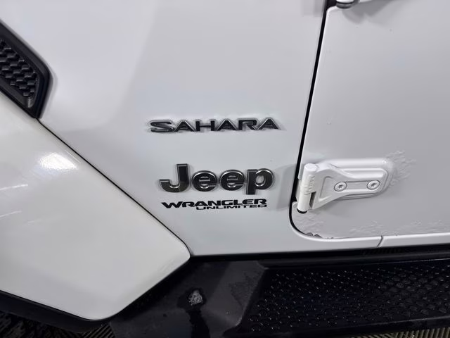 2020 Bright White Clearcoat Jeep Wrangler Unlimited Sahara 4X4 SUV
