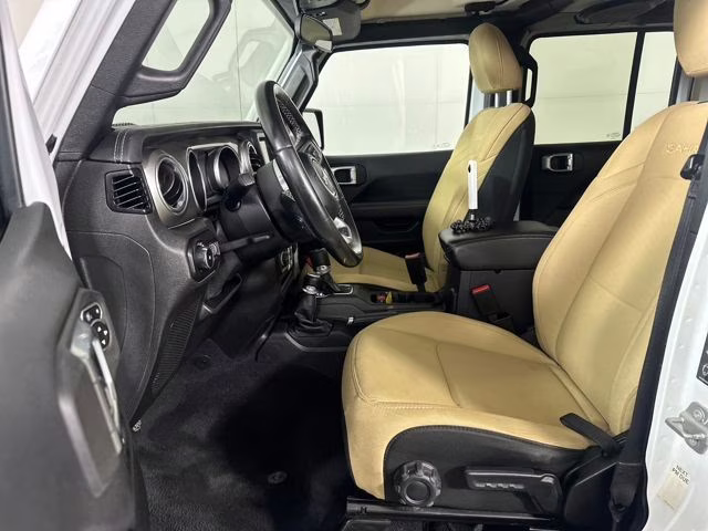 2020 Bright White Clearcoat Jeep Wrangler Unlimited Sahara 4X4 SUV