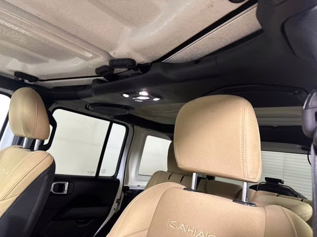 2020 Bright White Clearcoat Jeep Wrangler Unlimited Sahara 4X4 SUV