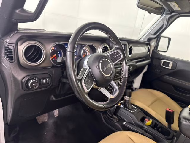2020 Bright White Clearcoat Jeep Wrangler Unlimited Sahara 4X4 SUV
