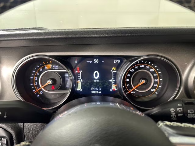 2020 Bright White Clearcoat Jeep Wrangler Unlimited Sahara 4X4 SUV