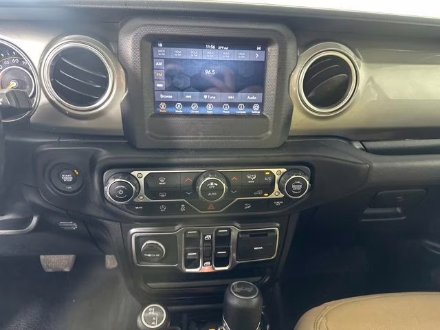 2020 Bright White Clearcoat Jeep Wrangler Unlimited Sahara 4X4 SUV