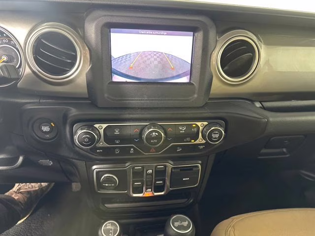 2020 Bright White Clearcoat Jeep Wrangler Unlimited Sahara 4X4 SUV