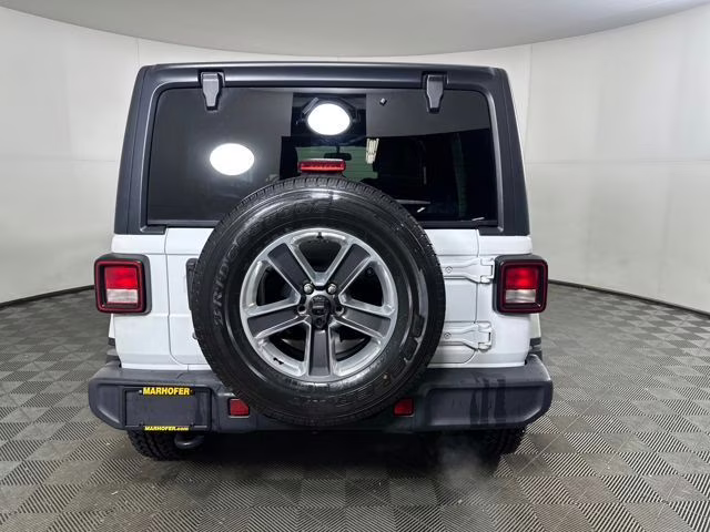 2020 Bright White Clearcoat Jeep Wrangler Unlimited Sahara 4X4 SUV