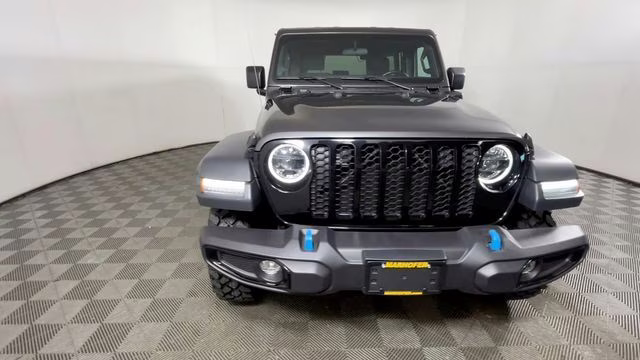 2023 Granite Crystal Metallic Clearcoat Jeep Wrangler Base 4xe 4X4 SUV