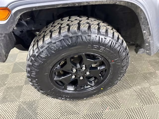 2023 Granite Crystal Metallic Clearcoat Jeep Wrangler Base 4xe 4X4 SUV