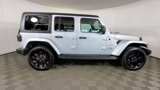 2023 Silver Zynith Clearcoat Jeep Wrangler Sahara 4xe 4X4 SUV