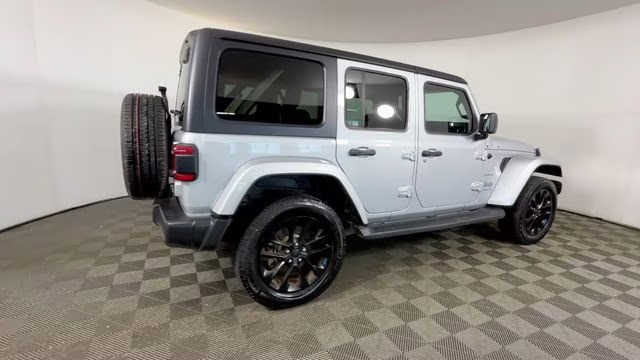 2023 Silver Zynith Clearcoat Jeep Wrangler Sahara 4xe 4X4 SUV