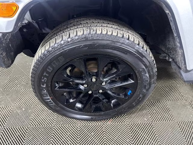 2023 Silver Zynith Clearcoat Jeep Wrangler Sahara 4xe 4X4 SUV