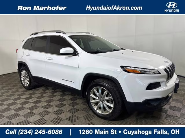 2017 Bright White Clearcoat Jeep Cherokee Limited 4X4 SUV