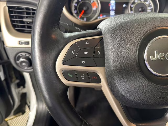 2017 Bright White Clearcoat Jeep Cherokee Limited 4X4 SUV