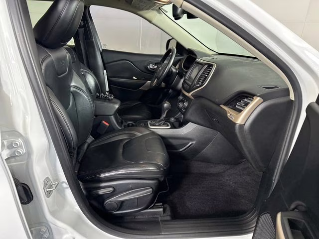 2017 Bright White Clearcoat Jeep Cherokee Limited 4X4 SUV