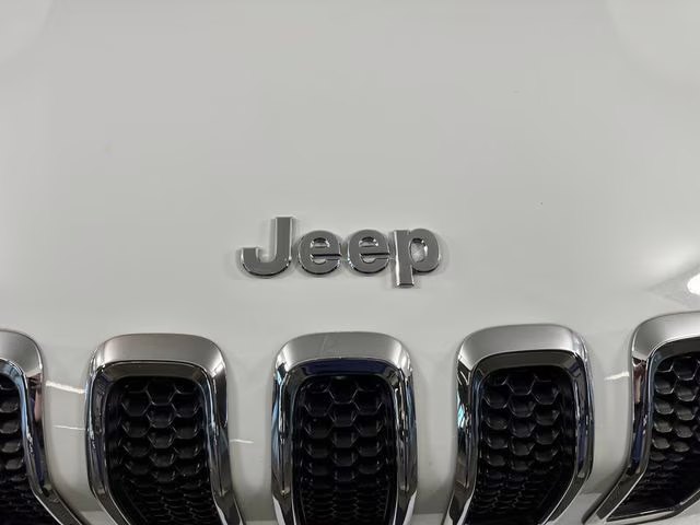 2017 Bright White Clearcoat Jeep Cherokee Limited 4X4 SUV