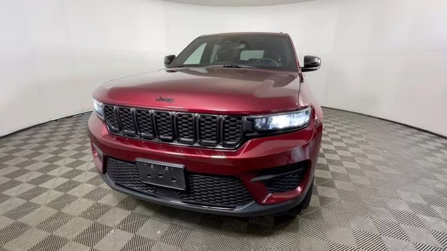 2023 Velvet Red Pearlcoat Jeep Grand Cherokee Altitude X 4X4 SUV