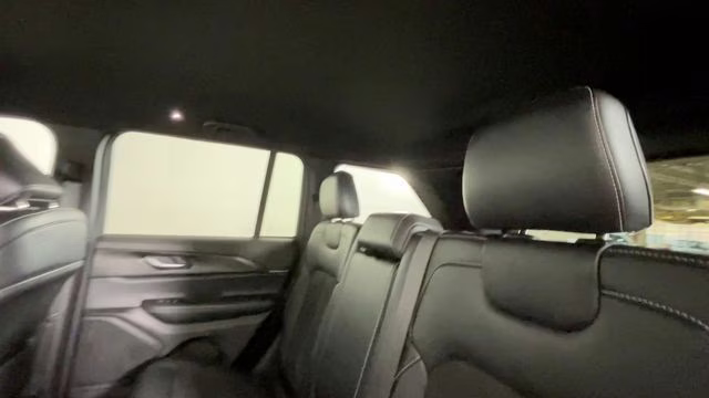 2023 Velvet Red Pearlcoat Jeep Grand Cherokee Altitude X 4X4 SUV