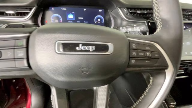 2023 Velvet Red Pearlcoat Jeep Grand Cherokee Altitude X 4X4 SUV