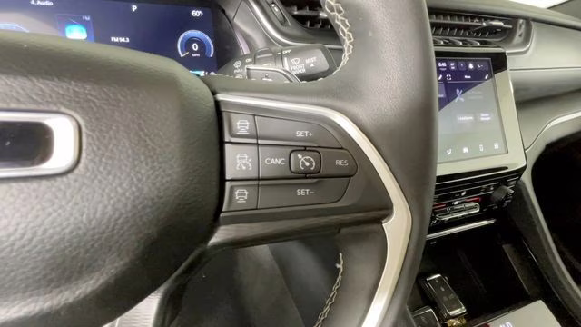 2023 Velvet Red Pearlcoat Jeep Grand Cherokee Altitude X 4X4 SUV