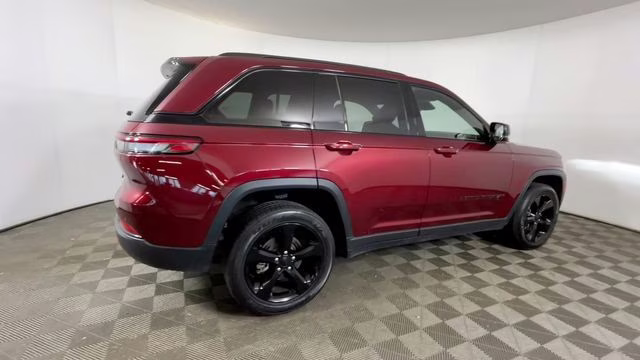 2023 Velvet Red Pearlcoat Jeep Grand Cherokee Altitude X 4X4 SUV