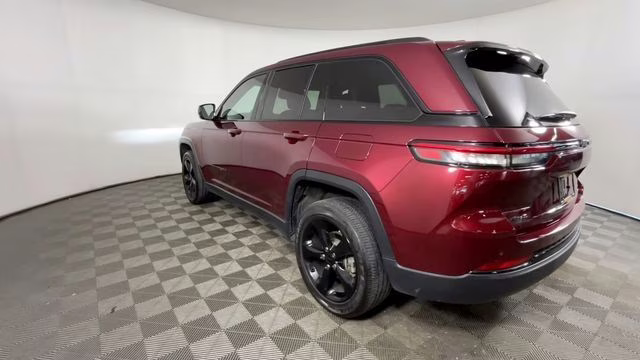 2023 Velvet Red Pearlcoat Jeep Grand Cherokee Altitude X 4X4 SUV
