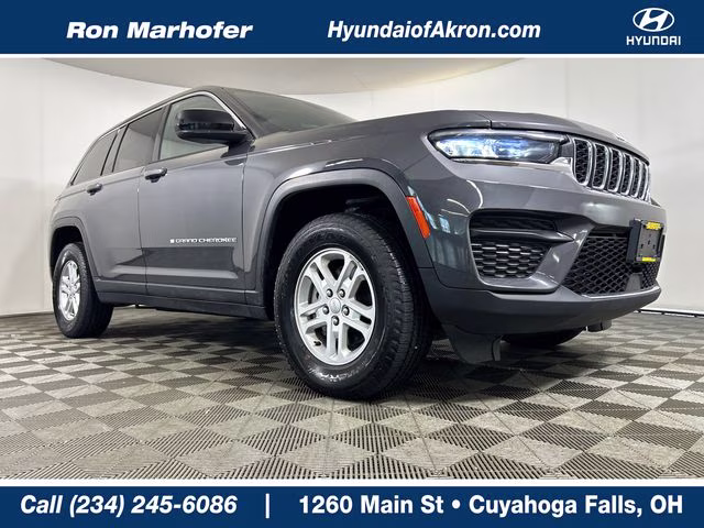 2024 Baltic Gray Metallic Clearcoat Jeep Grand Cherokee Laredo 4X4 SUV