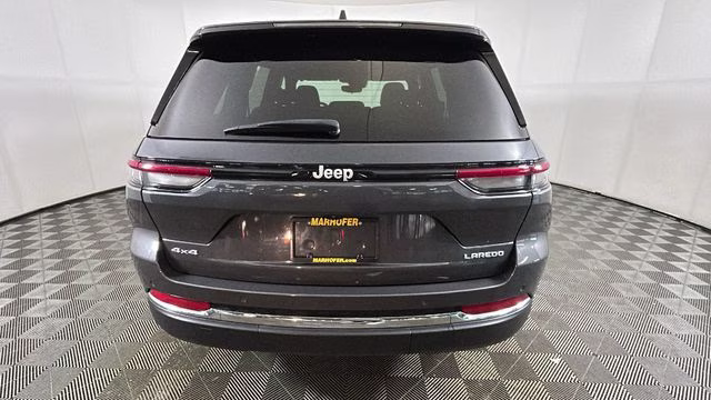 2024 Baltic Gray Metallic Clearcoat Jeep Grand Cherokee Laredo 4X4 SUV