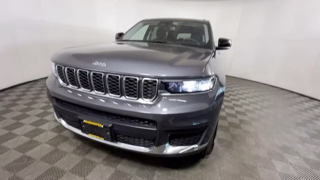 2023 Baltic Gray Metallic Clearcoat Jeep Grand Cherokee L Laredo 4X4 SUV