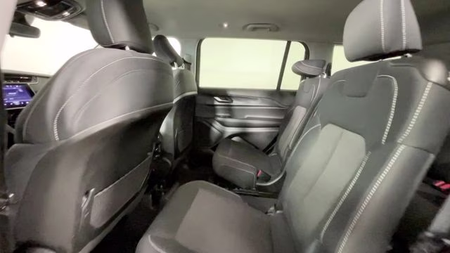 2023 Baltic Gray Metallic Clearcoat Jeep Grand Cherokee L Laredo 4X4 SUV