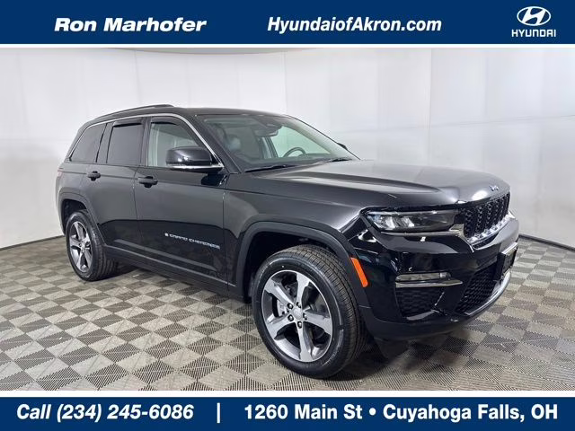 2023 Diamond Black Crystal Pearlcoat Jeep Grand Cherokee 4xe 4X4 SUV