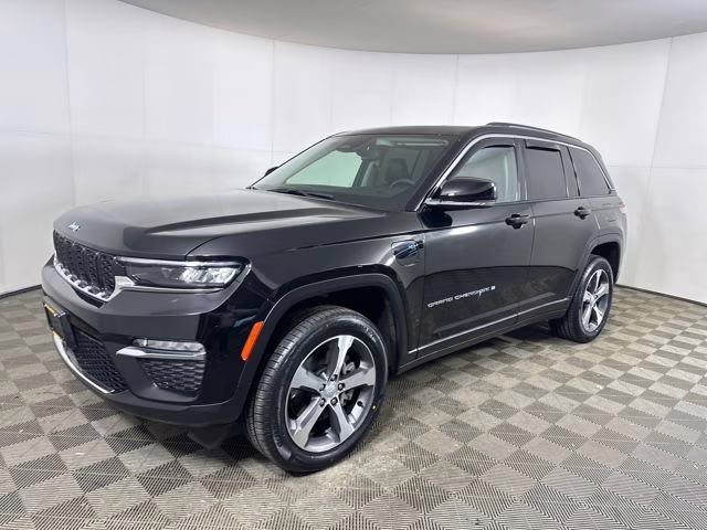 2023 Diamond Black Crystal Pearlcoat Jeep Grand Cherokee 4xe 4X4 SUV