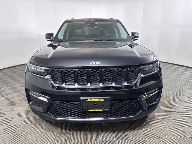 2023 Diamond Black Crystal Pearlcoat Jeep Grand Cherokee 4xe 4X4 SUV