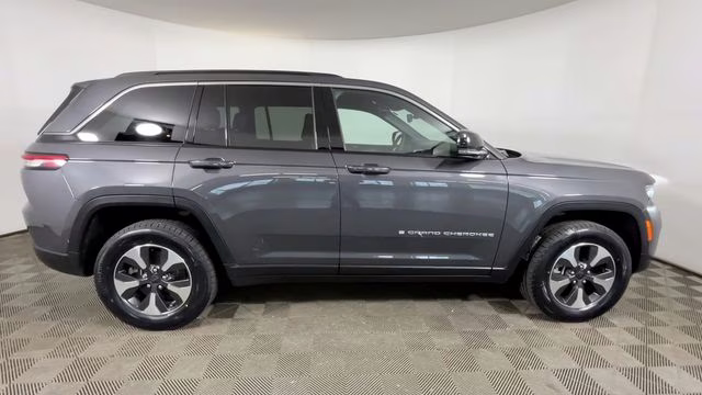 2024 Baltic Gray Metallic Clearcoat Jeep Grand Cherokee 4xe 4X4 SUV